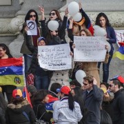 Venezolanos piden refugio en Peru