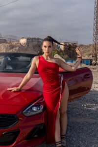 La Belleza Real de Omayra Castilla – Modelo & Reina de Belleza Canaria