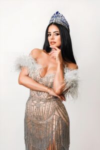 Jennifer Castellanos – La Corona Venezolana que Brilla en América