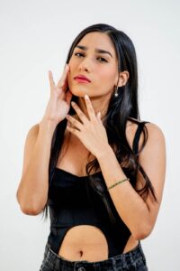 Florencia Esteche Ríos : Entre Glamour, Belleza Real & Medicina – Argentina